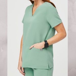 Figs Jade Scrub Top
